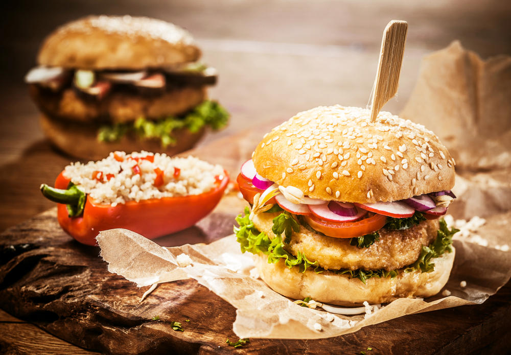 Vegetarijanski burger, Burger od leblebija i kvinoje, Burger, Burger bez mesa